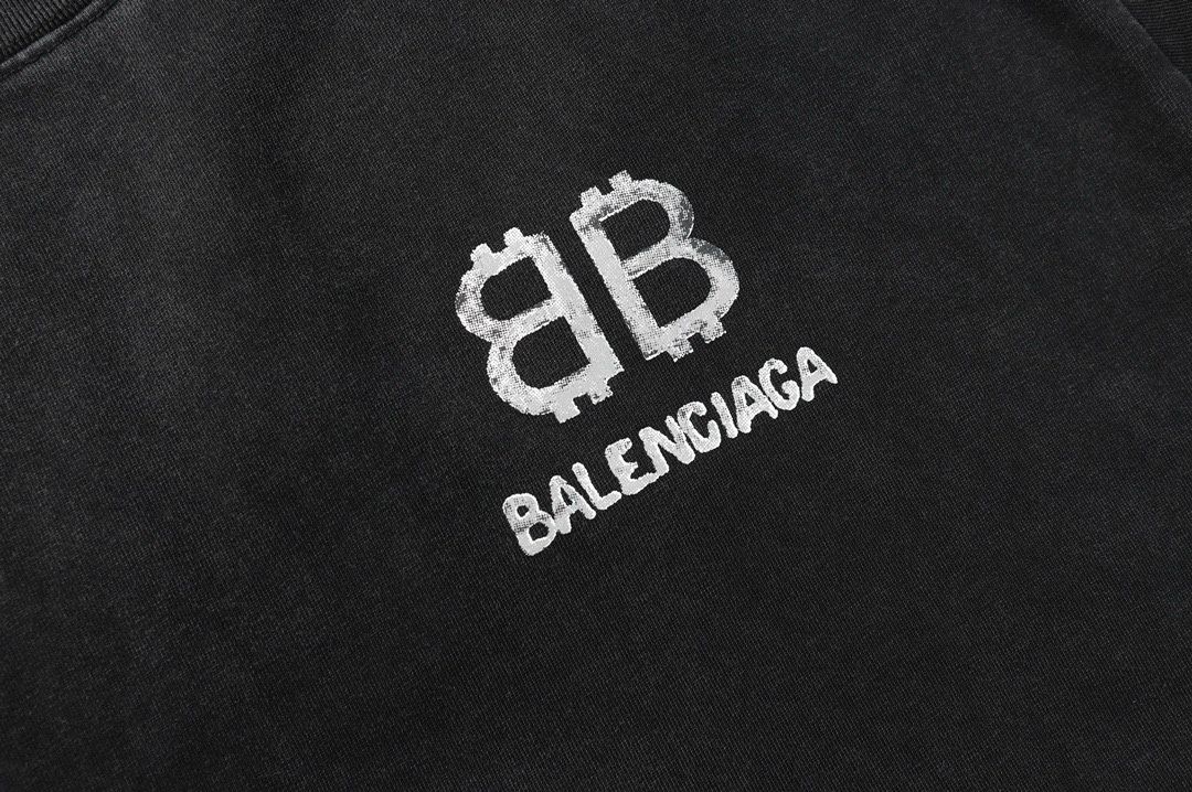 Balenciaga T-Shirt 24