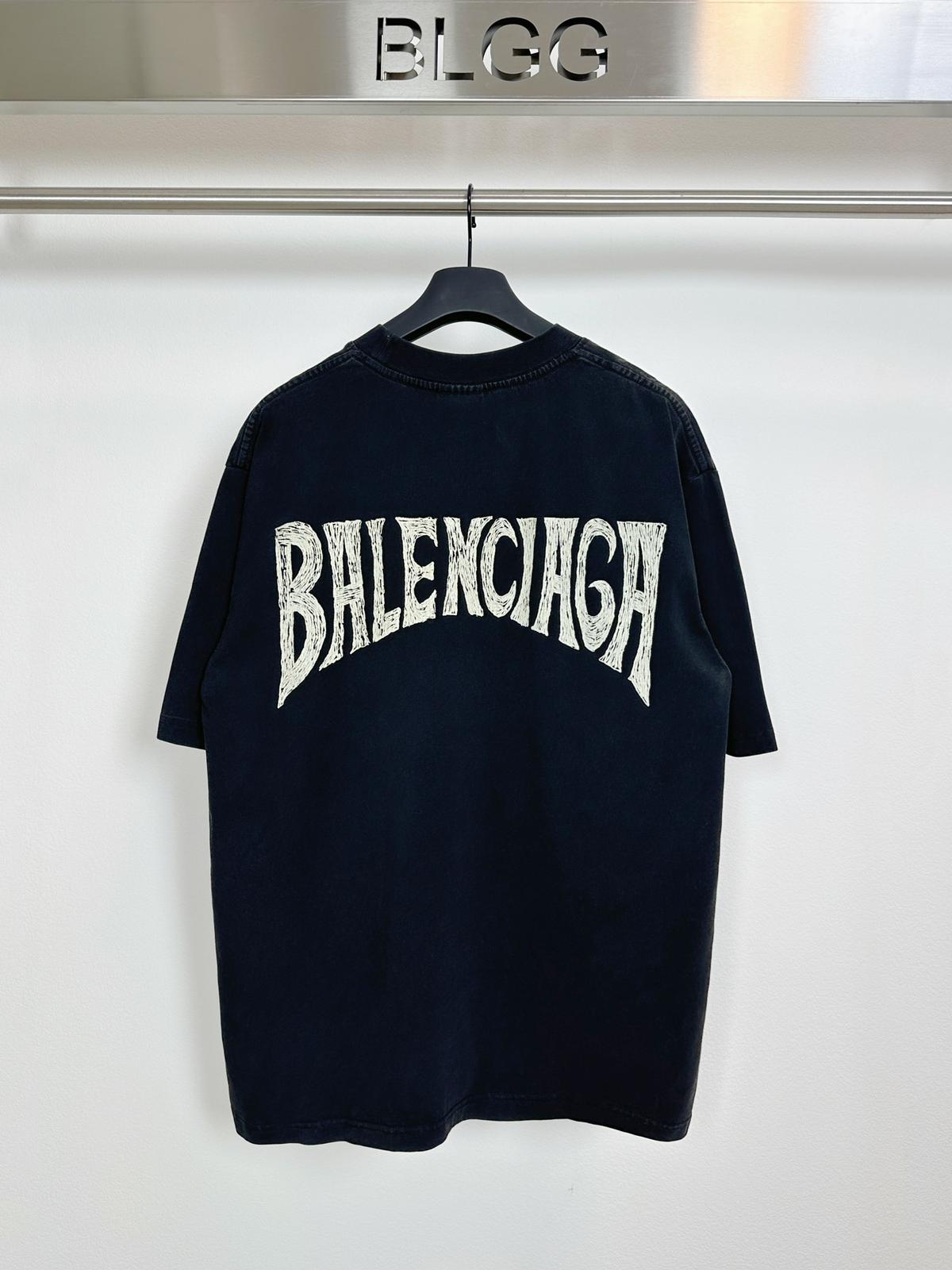 Balenciaga T-Shirt 31